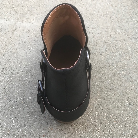 Limited Qupid black Ankle BOOTIE with silvr buckle - Picture 6 of 6